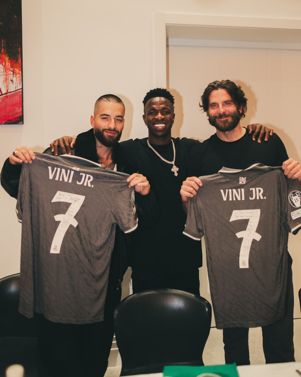 FCMalumaPopayan's tweet photo. Este combito está a fuego!!!
#ViniciusJr  #bradleycooper

#contraluz https://t.co/3A7AXA6QdK