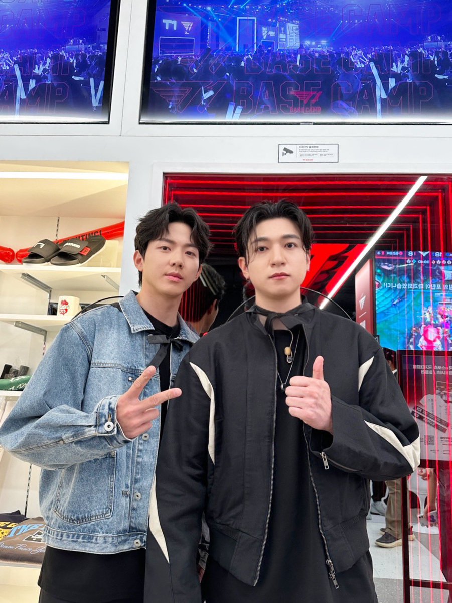 Timetodowoon's tweet photo. 231107 데이식스 트위터
#DAY6 #도운 #윤도운 #DOWOON https://t.co/edtUnN4D2z
