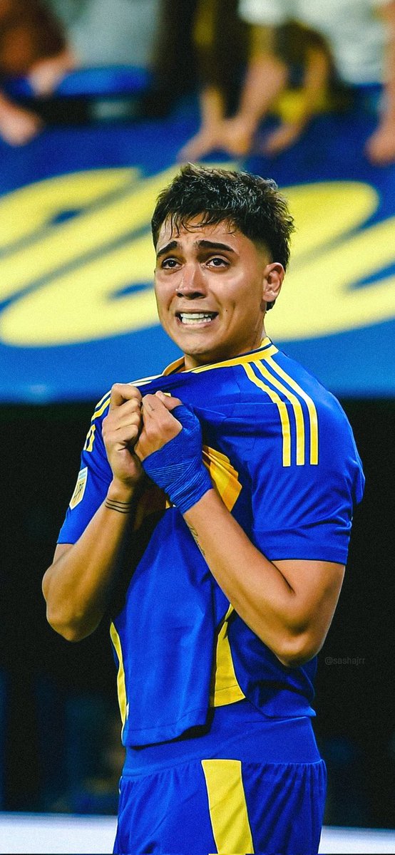 nachomodon080's tweet photo. Mira si no te voy a bancar changuito querido si sos el unico que se quedo por amor a la camiseta y apesar de las lesiones seguis levantandote💙💛💙 https://t.co/cZQve3kvLd