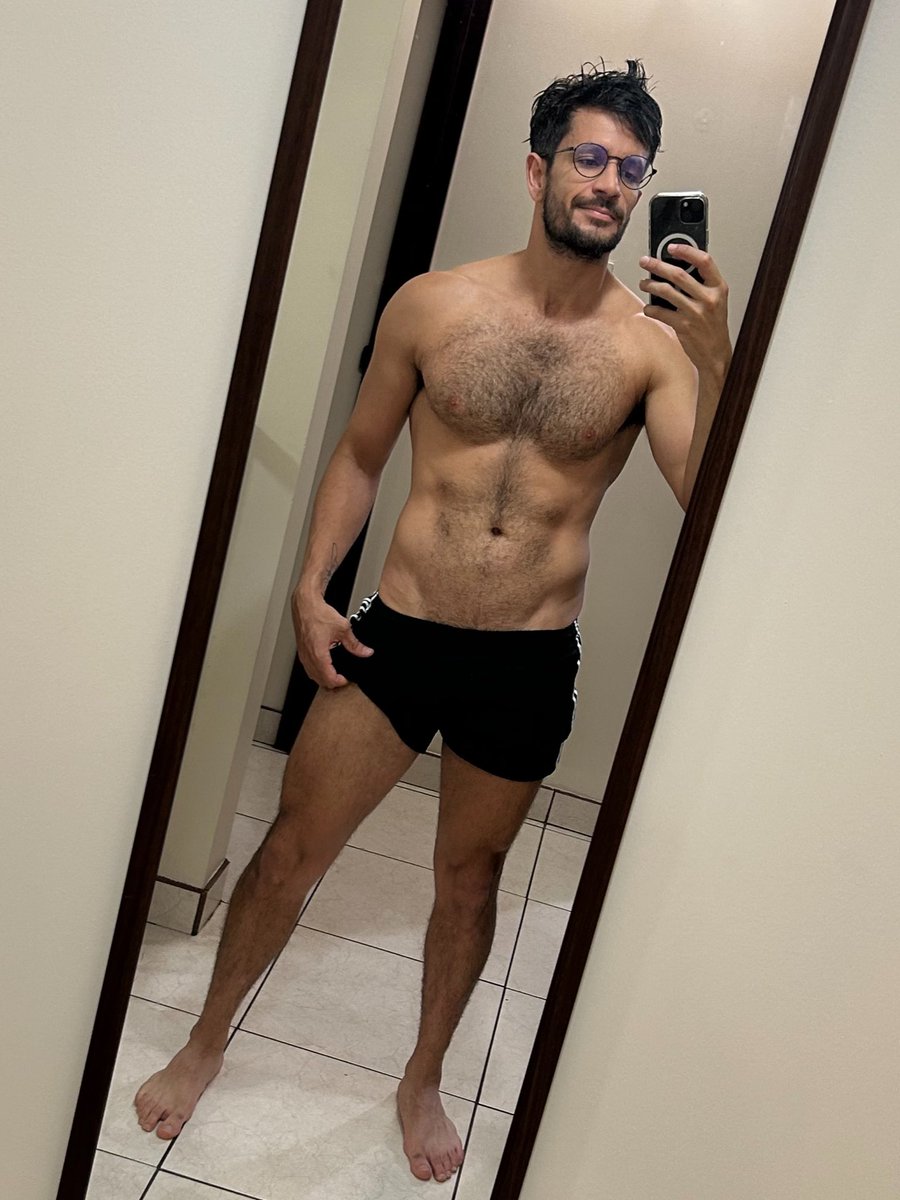 Rafiux86's tweet image. 🤓Feliz después de entrenar!

#CostaRica #postwork #boysbait #shortsfeed #Election2024