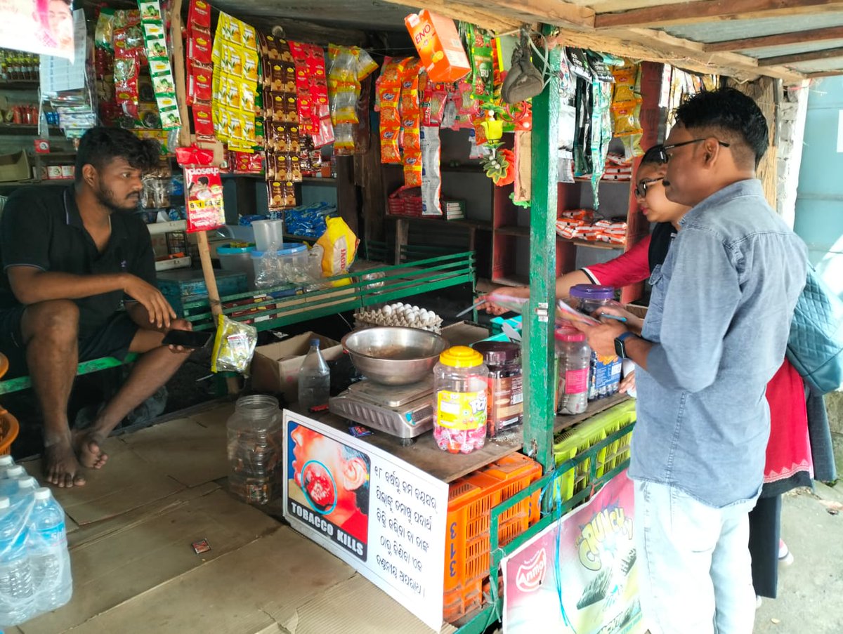 nhmdeogarh's tweet photo. Enforcement squad movement under COTPA -2003 during Tobacco Free Youth Campaign at Deogarh Municipality area on dt-05-11-2024 and sensitize the shop owners  on ill effects of tobacco use. https://t.co/9uDnNVLQHF