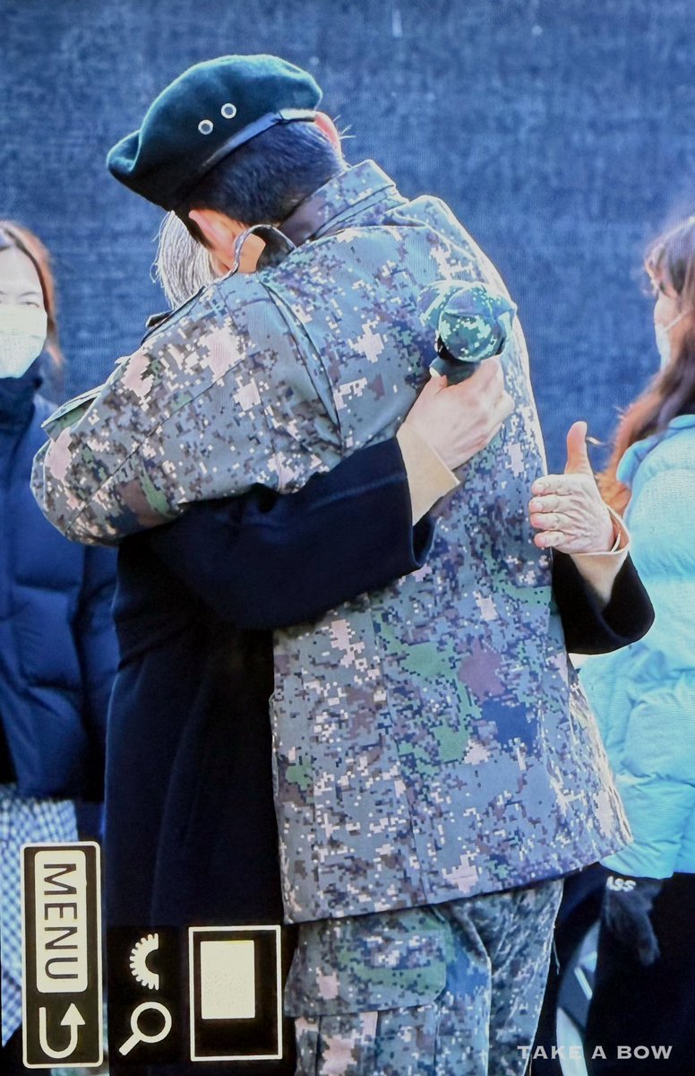 241107 전역 
🧑👦 happy 💕
#WarmlyWelcomeJinyoung
<a href="/JINYOUNG/">박진영</a> #jinyoung #GOT7