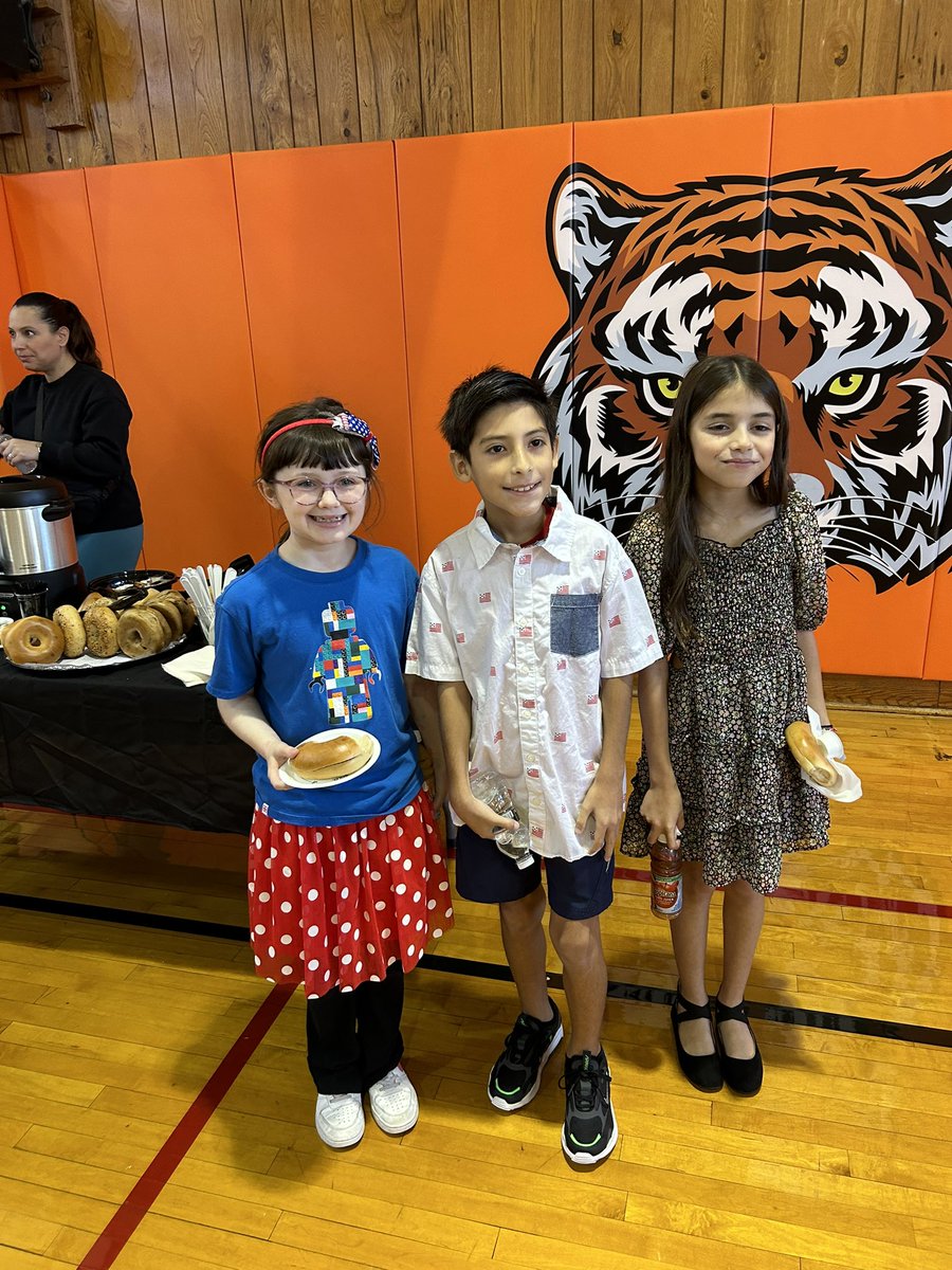 Allison Smith tweet media