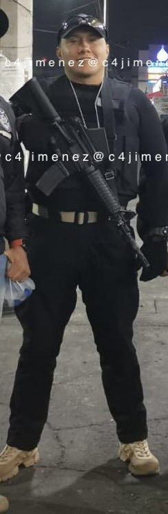c4jimenez's tweet photo. "NO FUE ACCIDENTE"
Es la mamá del agente Arturo Isaac Pacheco, quien murió tras ser baleado durante una práctica de tiro en @FiscaliaCDMX
Asegura q un mando le disparó con dolo.
Hasta ahora, los testimonios y análisis indican q sí fue accidental.
Aún trabajan peritos en el caso https://t.co/bMEcBrmIov