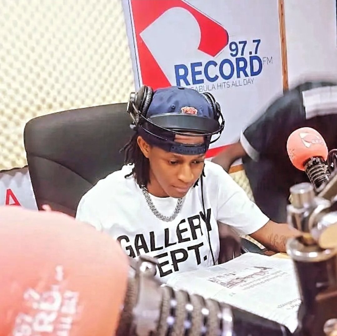 BrandonSharf256's tweet photo. ππππ
Goodmorning #TheUgBreakfastShow Akawoowo 6am-10am on @RecordFm977 with me.. tune in let's get Thursday morning positive attitude with lots of information updates allover uganda and the world.
#YourTvRadioGuy #brandonupdates #TheUgBreakfastShow #TusabulaHitsAllDay https://t.co/tGLnLBTXl7