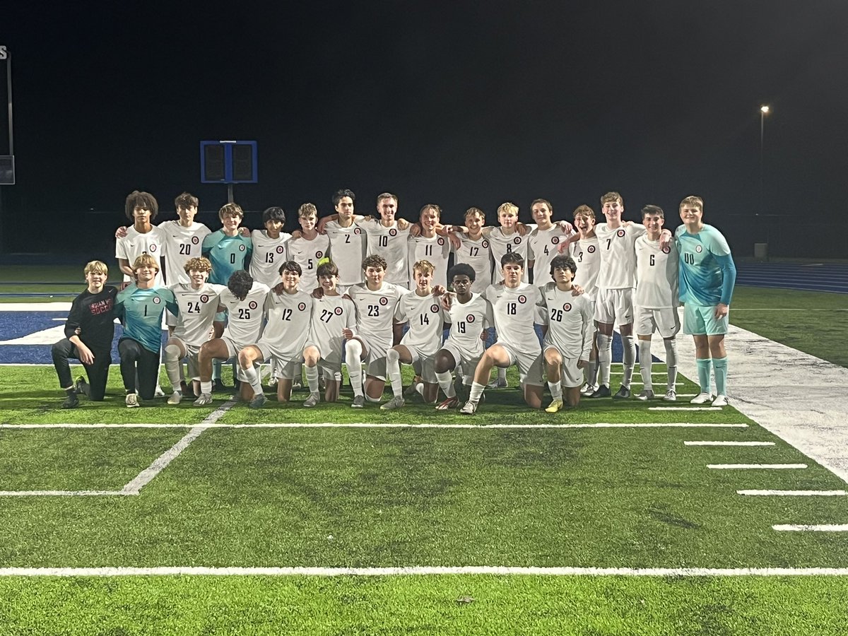 bphelps_IH's tweet photo. Braves Win!! ⚽️@IHBravesSoccer defeats Shawnee 4-2. The Braves will now play in the State Championship Game Sunday Nov 10th @ the old Historic Crew Stadium in Columbus ⚽️ #Bebrave https://t.co/vqBq5hxtJa