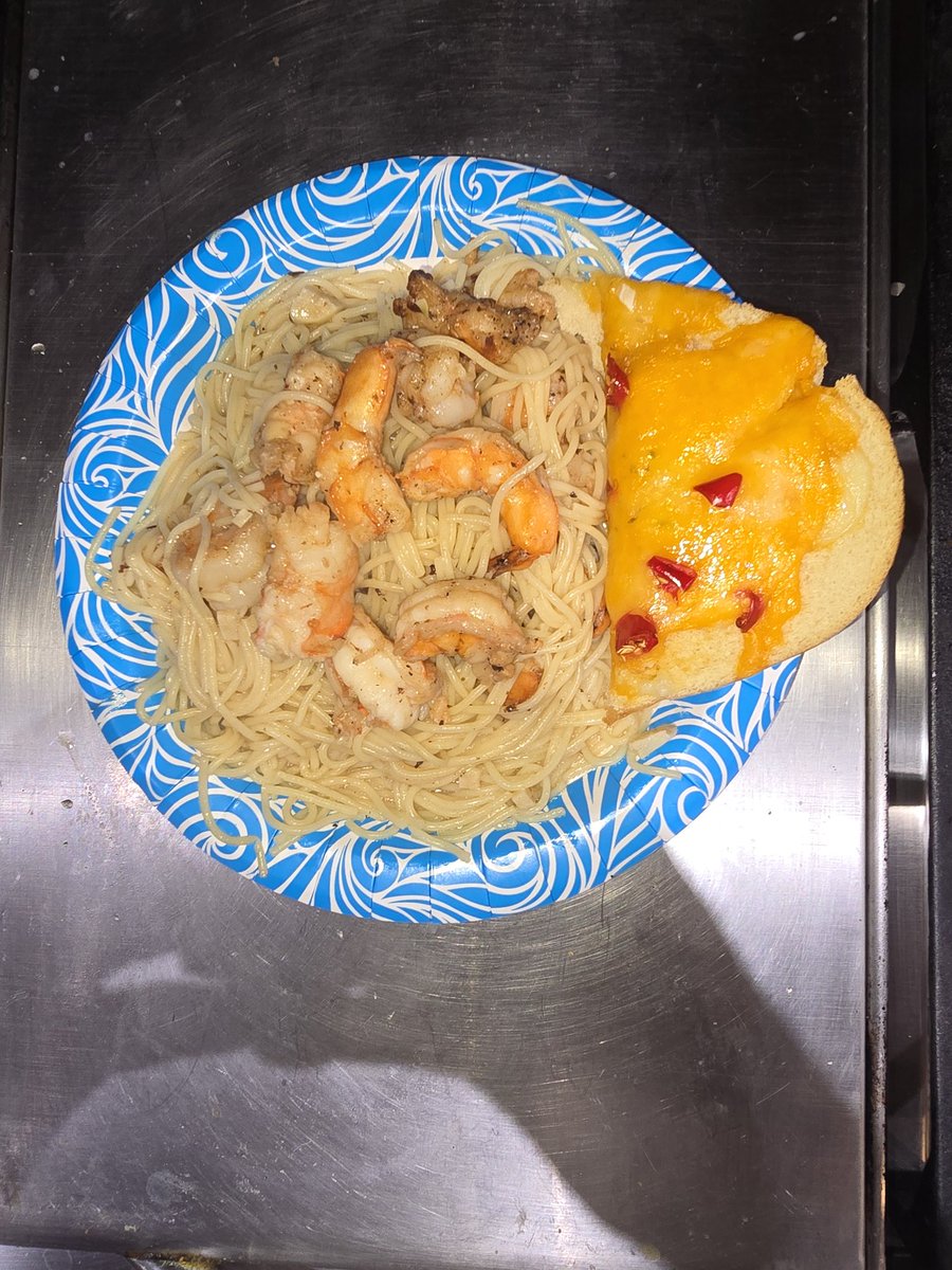SuttlesView's tweet photo. #Shrimp Scampi #GarlicToast https://t.co/p4dbkUaoFd