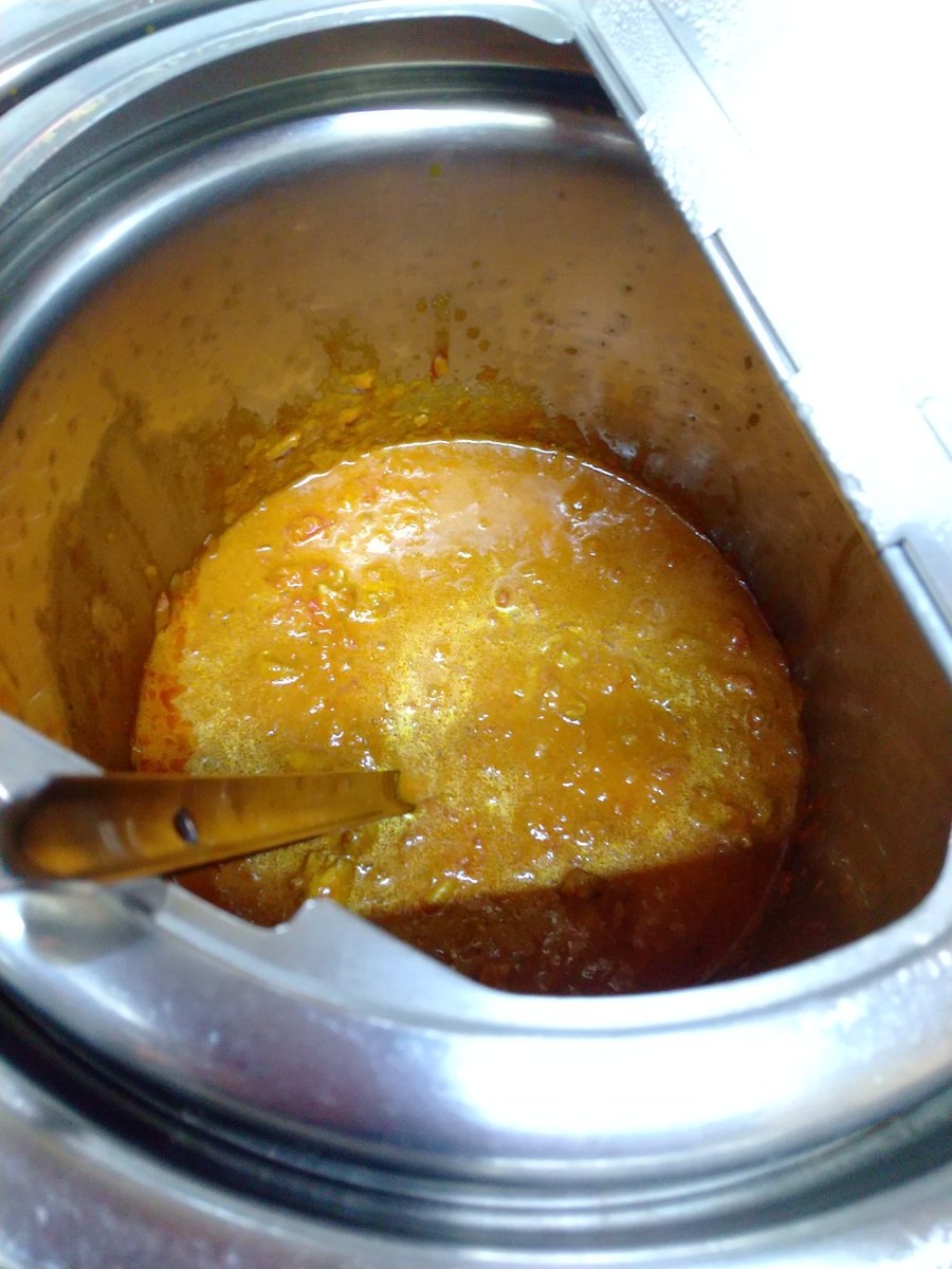 カレースタート。
しかし、オーダー、
ナポリタン100％(^_^;)