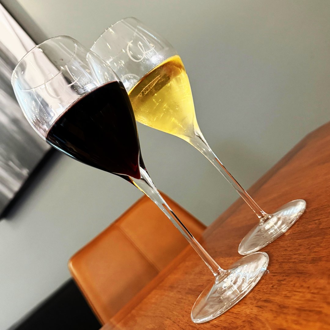 A sip of red, a taste of white - in #wine, we find our pure delight. Happy #WineWednesday!🍷🥂