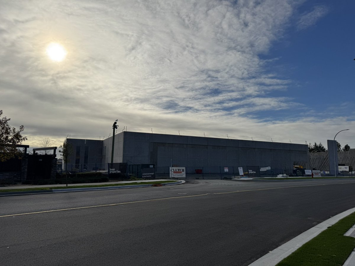 Drive Tesla 🇨🇦 tweet media