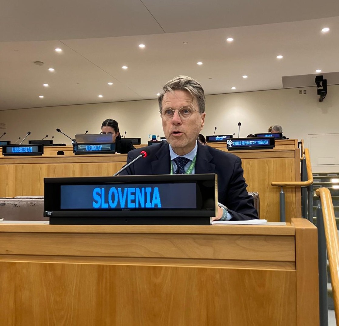 SLOtoUN's tweet photo. As Chair of @MineBanTreaty Committee on Victim Assistance, Slovenia engaged in UNGA #ThirdCommittee exchange with @Refugees Grandi.
Joint statement of SIBFNLZM calls for aligning mine action&victim assistance with the core principles of refugee protection and human rights. https://t.co/1pn7qsSAN6