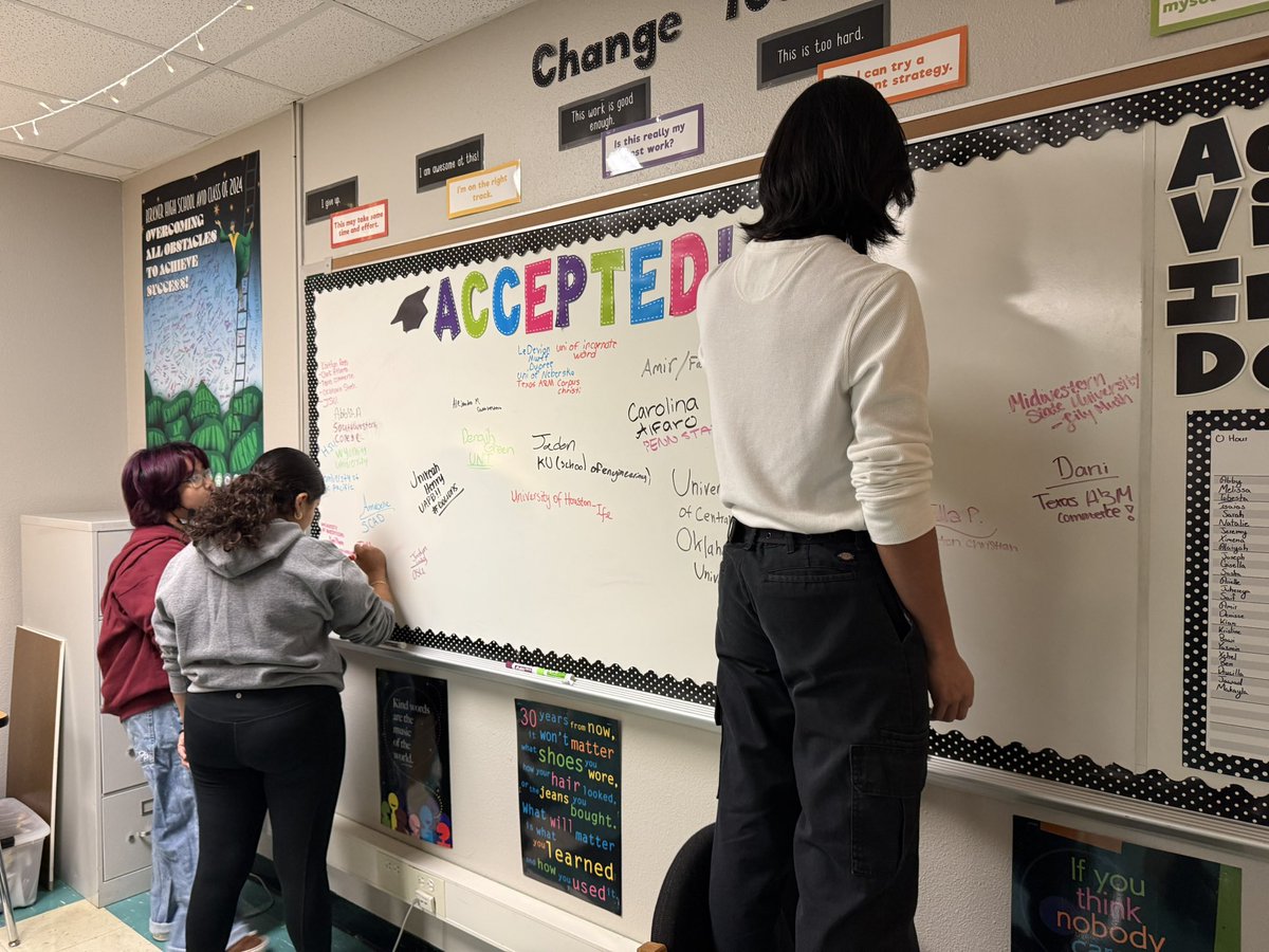 That feeling when you add your name to the accepted wall 🎓 <a href="/AVID4College/">AVID</a> <a href="/AVIDRISD/">AVIDRISD</a> <a href="/bhsstem/">Berkner High School STEM Academy</a>
