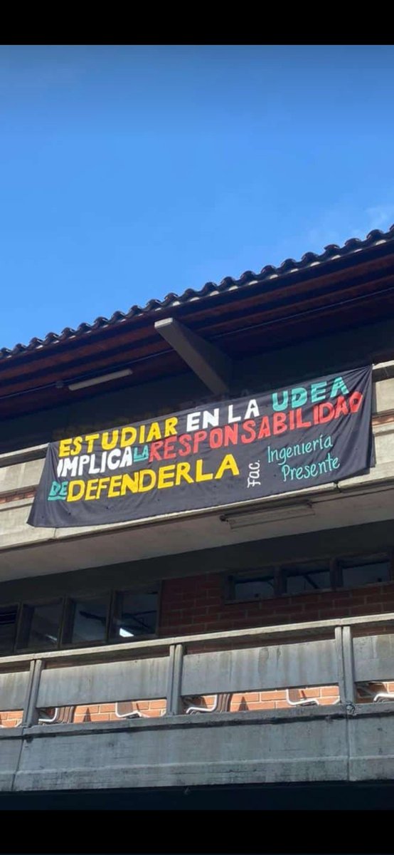 JoseMore21's tweet photo. Todos estos años para tener una universidad tan chimba para que estos hps no las quieran quitar? 
La mierda oís? 
 #sosudea #soyudea https://t.co/vCTEyNVG8n