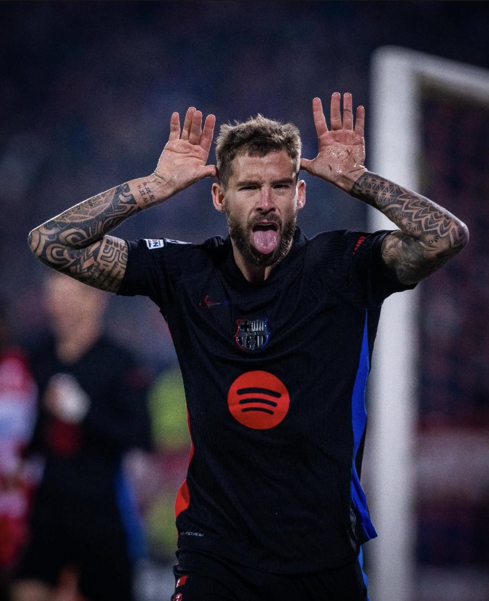 mr_chabrook's tweet photo. FC Barcelona with another masterclass. They were able to maintain control of the game despite Crvena zvezda’s two goals. ⚽️⚽️

Iñigo with the first goal
Lewangoalski with another brace
Raphinha with a banger from outside the box
Fermin off the bench to seal it for the blaugrana. https://t.co/ChosYx8fBS