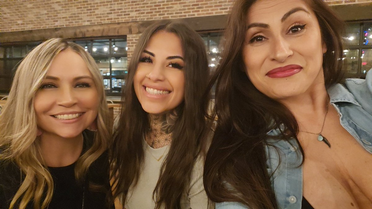 OriginalSin7's tweet image. All of us are in our 40s &amp;amp; one of us is a grandma.. whole team look like the A List 😈 #RedFuture #IndigeQueens