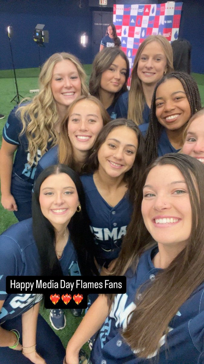 UIC_Softball's tweet image. We all had SO MUCH fun at Spring sports media day today!

#ChicagosCollegeTeam 🥎🔥