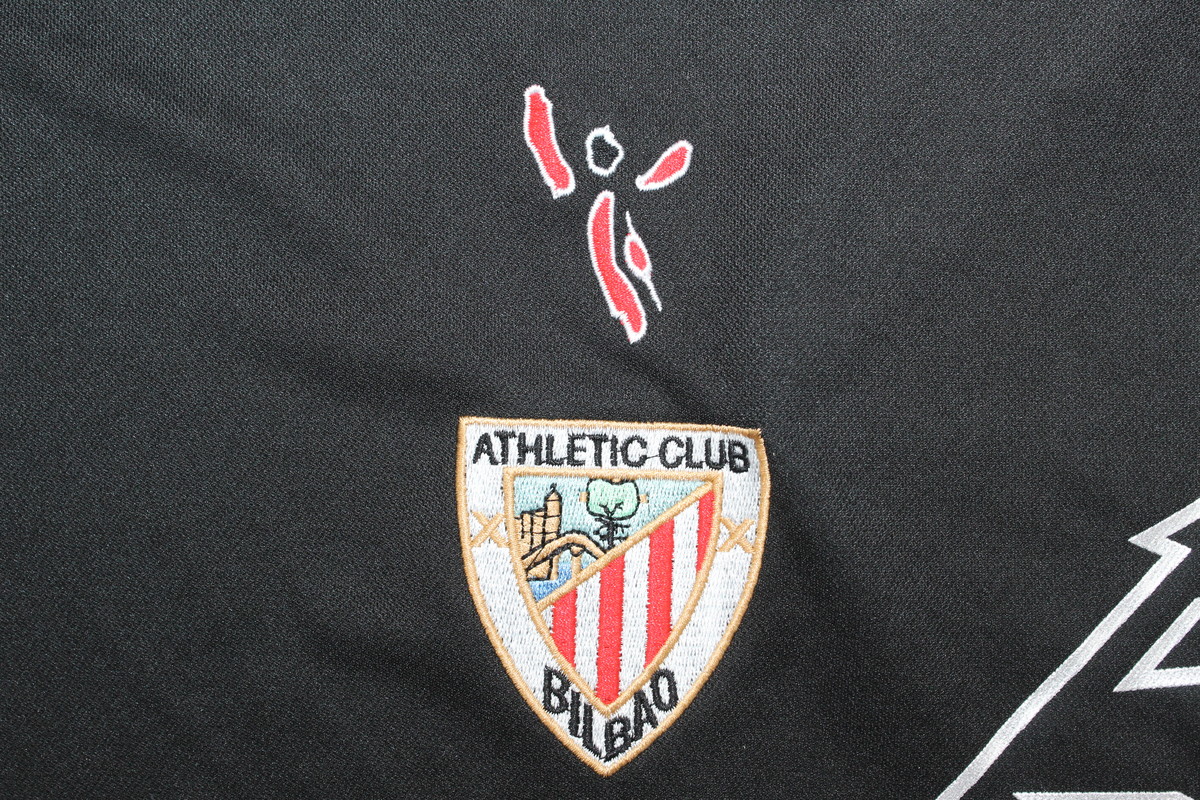 KickGenJersey's tweet photo. ¡Camiseta Athletic Bilbao 05/06! 

•Disponible en tallas: S hasta XXL 👕
•Personalización disponible ✍️
•Pedidos por MD 📲 https://t.co/RWqkR9YYR1