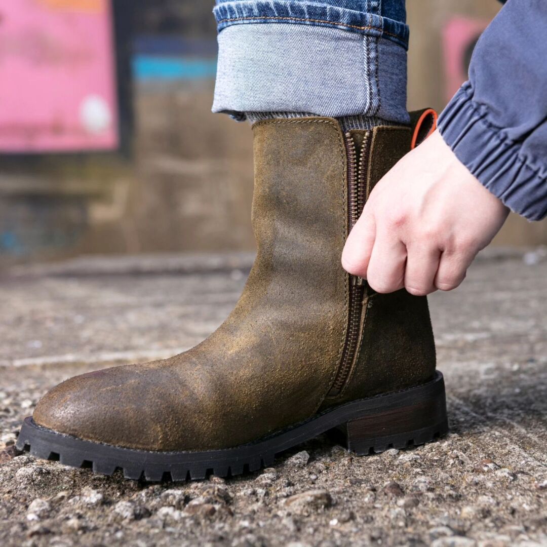 “Highly recommend! ❤️my Juno Jones Safety Boots - boots for ladies that actually FIT, are functional and just darn cute - what an improvement over my early years of lugging around those ugly, clunky brown &amp; black boots.
The right gear makes all the diffe… instagr.am/p/DCDCHJ7zZN3/