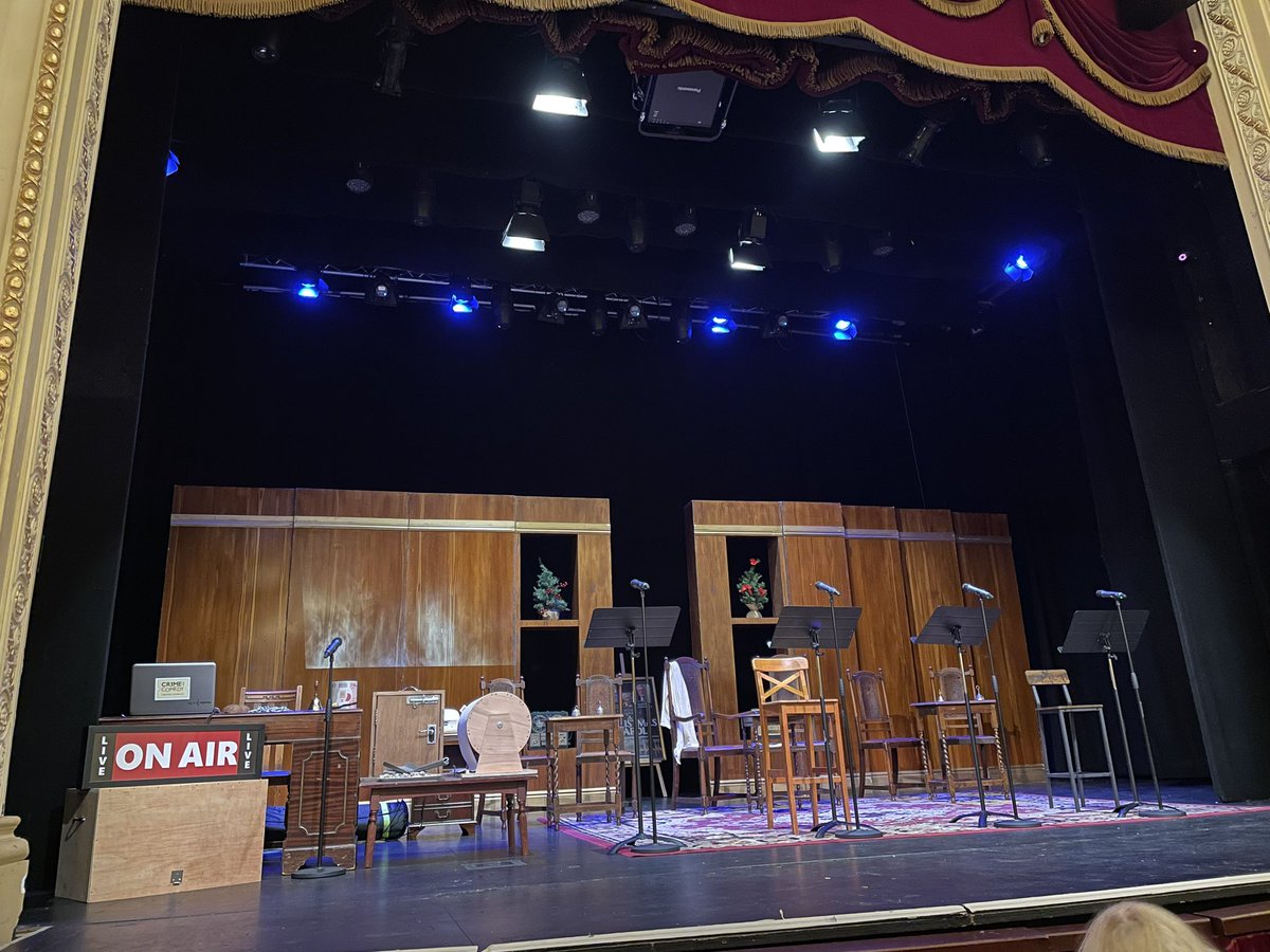 Thank you @CrimeAndComedy for your wonderful on stage radio play of A Christmas Carol tonight at <a href="/redditchpalace/">Palace Theatre, Redditch</a> Some early Christmas spirit - 3 in fact - was just the tonic I needed. A brilliant cast led by <a href="/SawbonesHex/">Colin Baker</a> &amp; <a href="/purves_peter/">Peter Purves</a> &amp; a terrific faithful production.