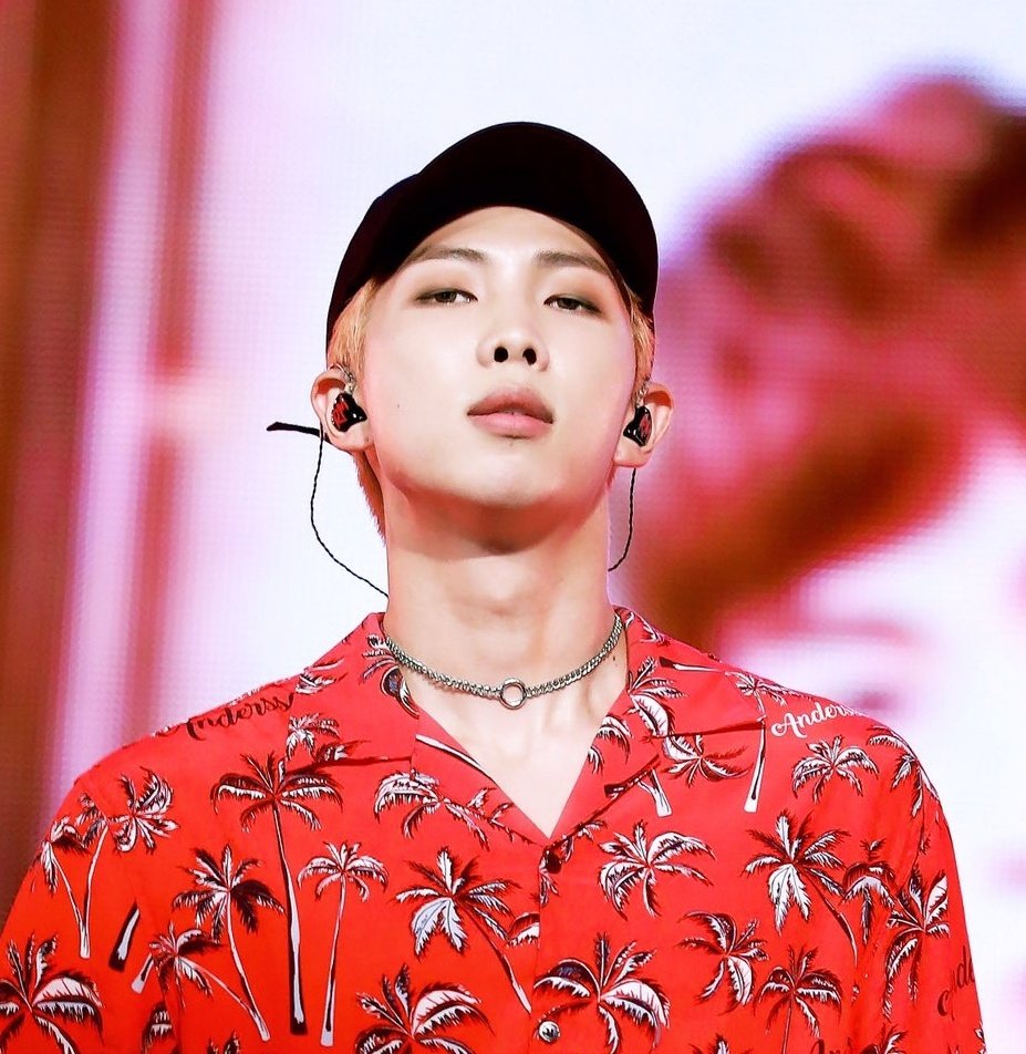 armimonie's tweet photo. 오늘도 출근길 갤러리를 뒤지며~♡
I vote #rm for #2024MAMAVOTE https://t.co/Md9d9PuqzJ