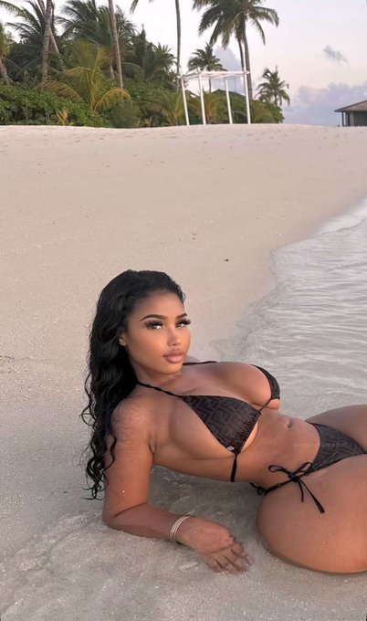 Watch 💕's leaked NSFW photo on TwXstars