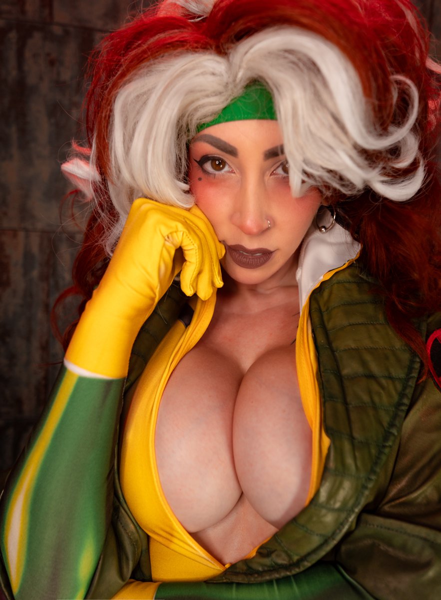 VividVivka's tweet image. My site is the cheapest it's ever been.... only $4.50.

Let's ride this sinking ship together.