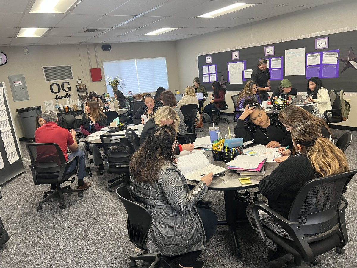 Powerful collaboration as we calibrate and score writing samples with non-grade level partners. <a href="/watson_BSD/">shana watson</a> <a href="/BurtonSchools/">Burton Schools</a> #starpower