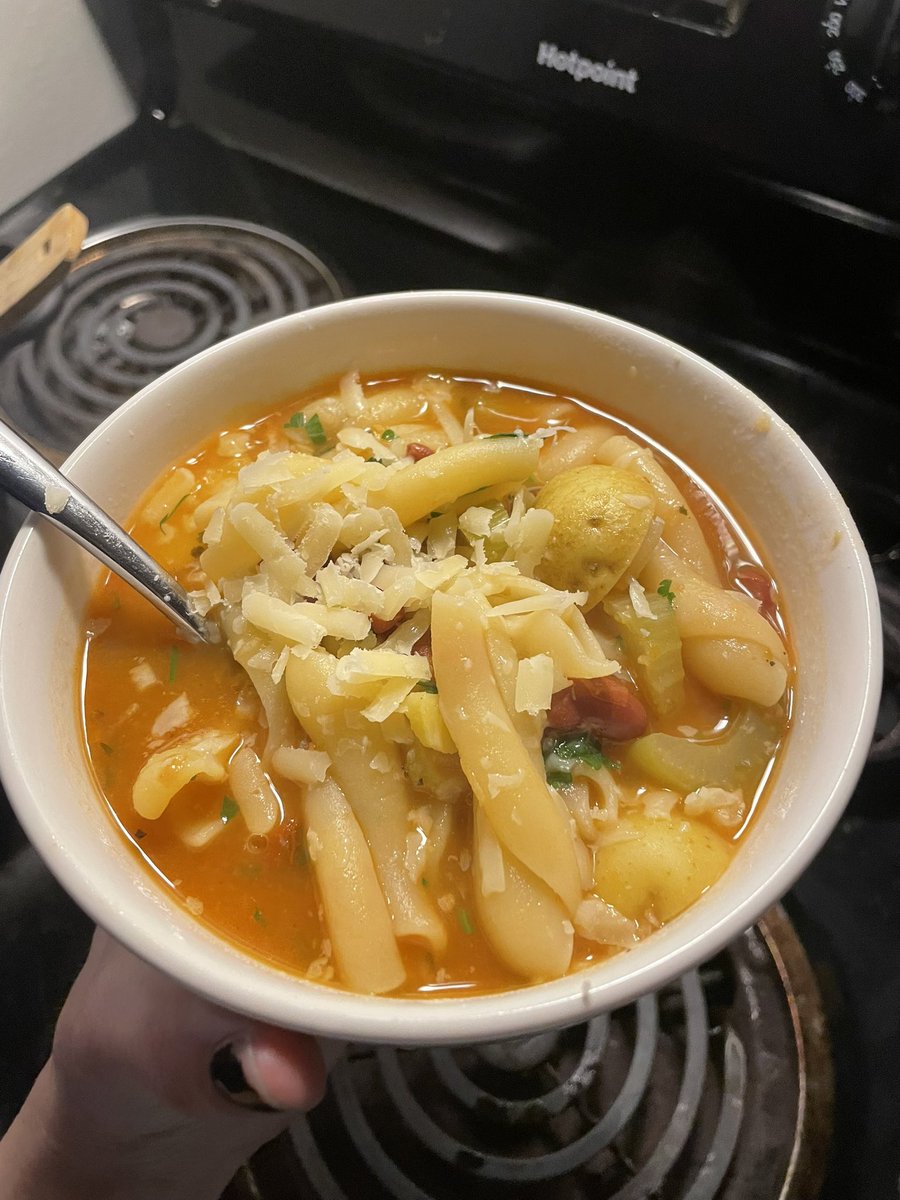 Conoake's tweet image. anyways, enough ranting. If you're anxious, make yourself a meal and live another day. For me its Minestrone soup tonite