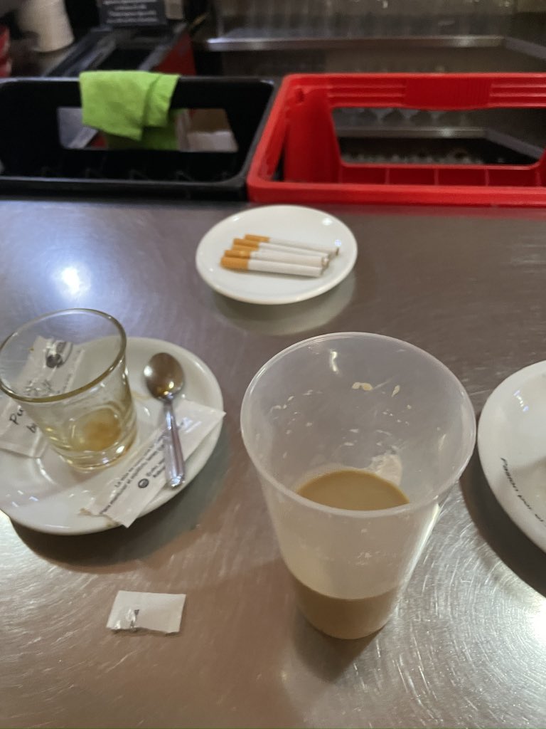 adolfogomeeez's tweet photo. Aver si te ponen este café en el starbucks https://t.co/HoEX4Rs5B8