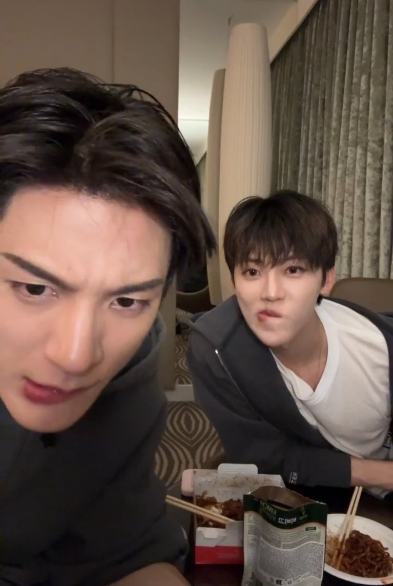 jungshasa's tweet image. 🫦🫦🫦