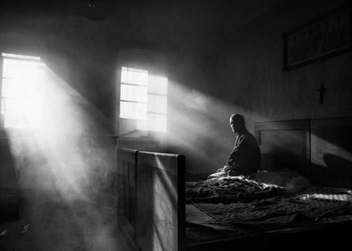 literlandweb1's tweet photo. "Nadie es solo héroe o villano, todos somos una mezcla de luces y sombras".
Sam Shepard https://t.co/hLWKZQyPFk