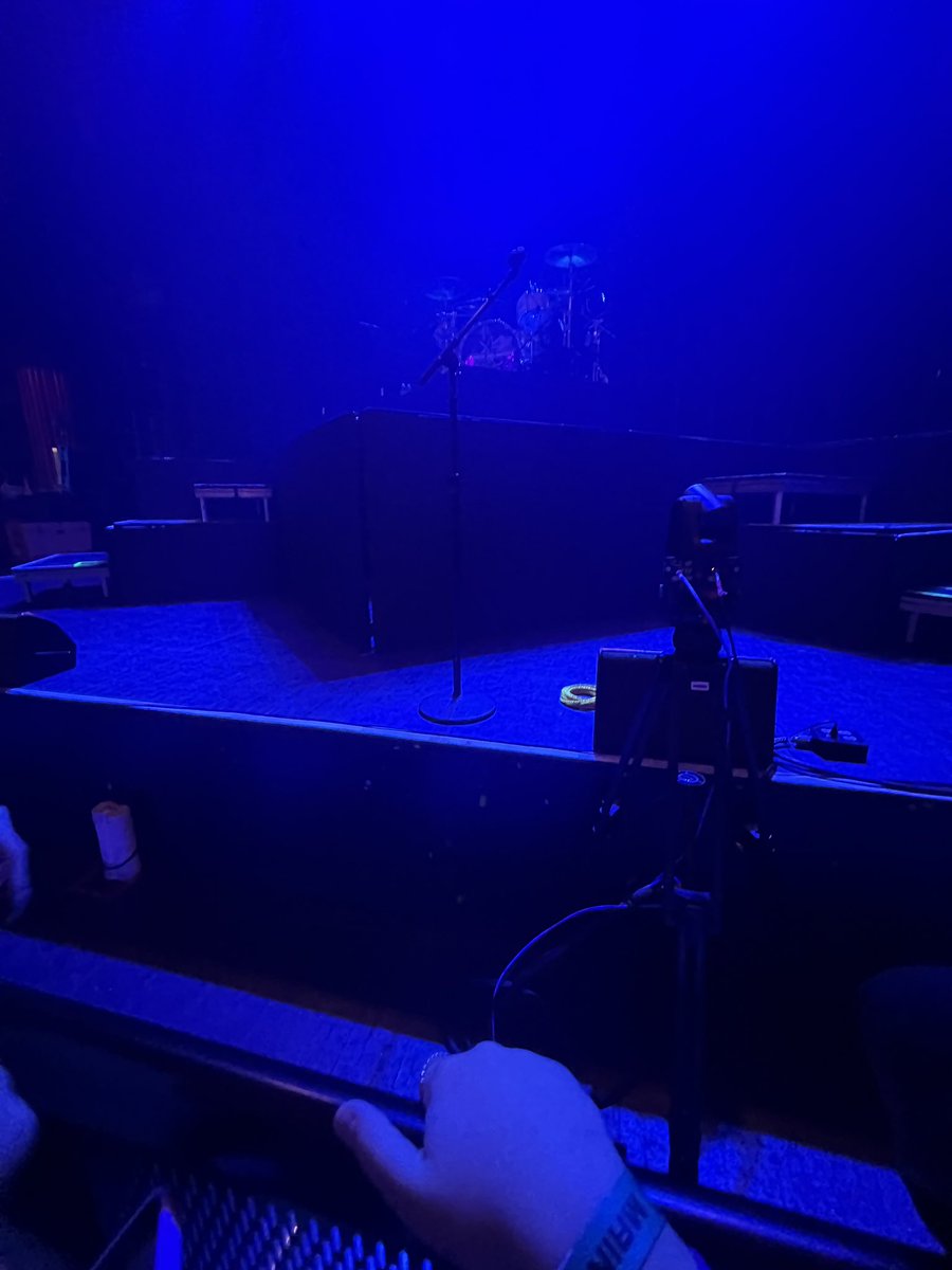 barricade besties are back