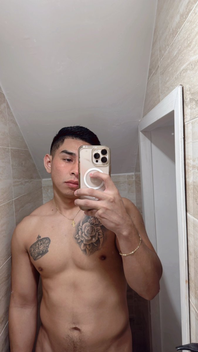 andresschablee's tweet photo. https://t.co/fio0cuj0Oc 
🥵🥵🥵🥴🔥🔥 https://t.co/ssQpJQVGN7