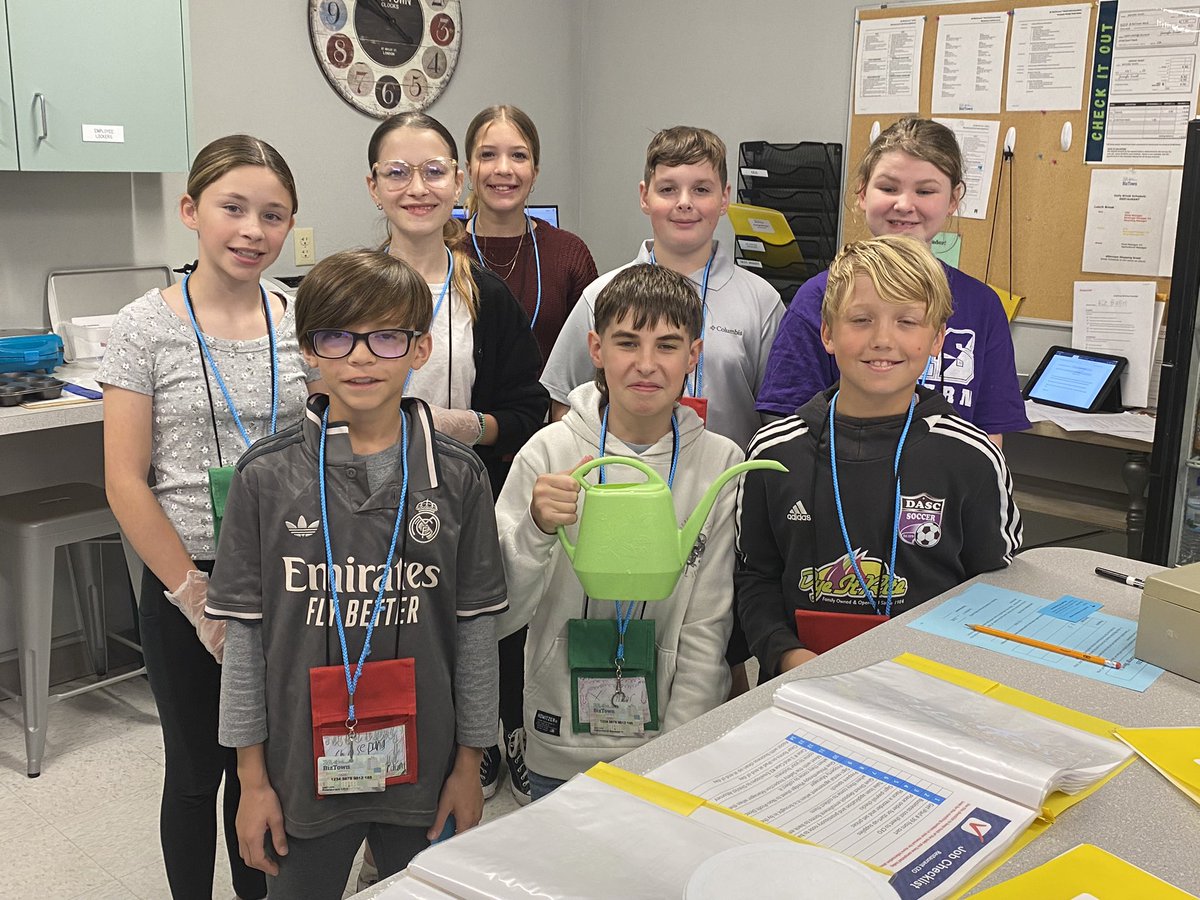 6WhiteScience's tweet photo. Students did a great job at JA Biztown today!🎉🎉 https://t.co/QuF89vQpJs