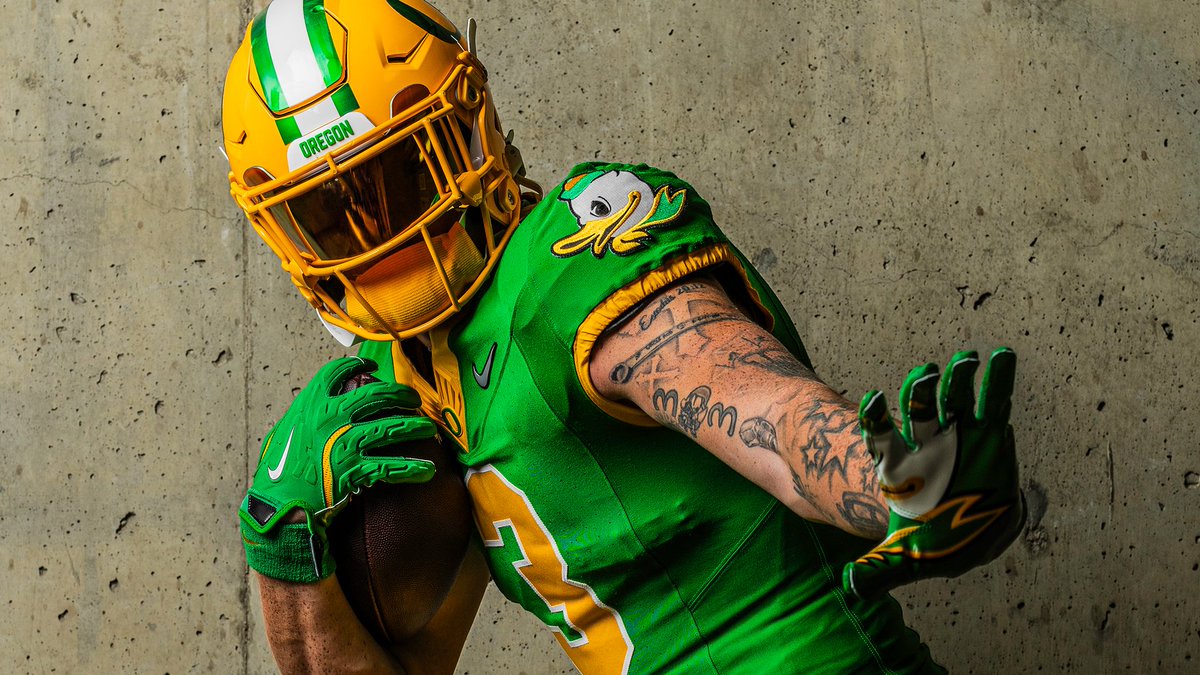 GoDucks's tweet photo. Post up. 

Game 10 uniform combo for @OregonFootball. #GoDucks https://t.co/wAk53BhGvv