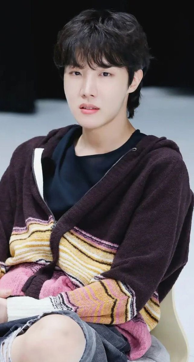 Glauca_3's tweet photo. I vote for #jhope at #2024MAMAVOTE  
Y a ver si sueño con algo tan bonito como él https://t.co/NpaW9d7wFK