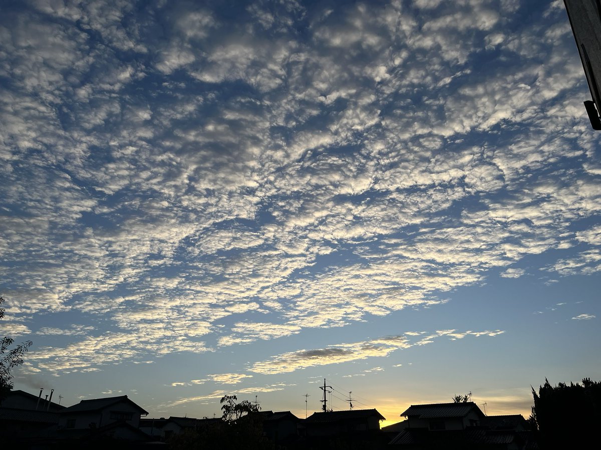 sumahonoMC's tweet photo. 秋らしい空になってきた
#kazuphoto https://t.co/jx3B0nEuPO