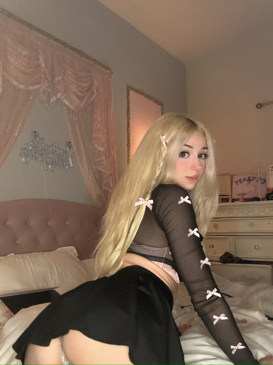 F*CK IT sending my backsh0ts video to everyone who says ‘hi’ 💫 https://t.co/WjLQTMLYoz