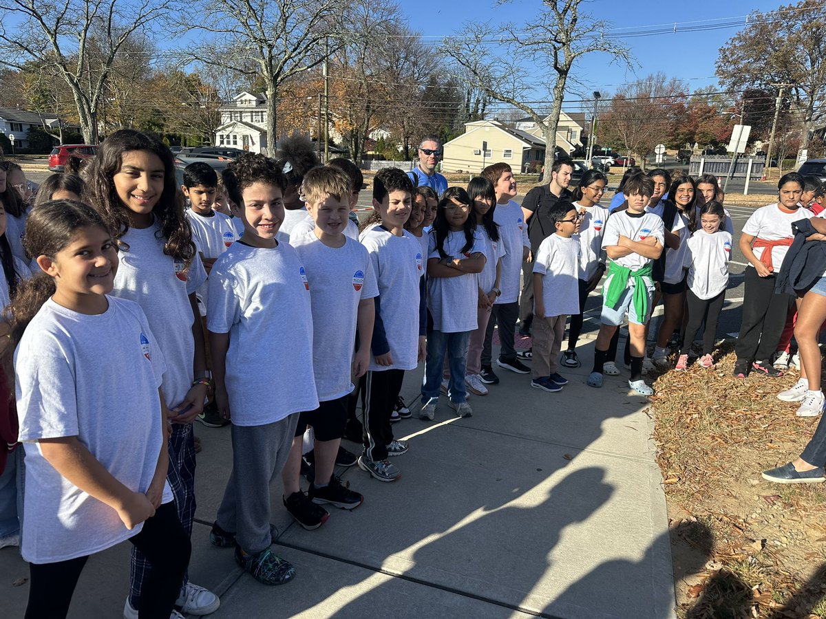 MsPallotto's tweet photo. So happy to kick off our L.E.A.D. program today with @Paramuspolice during our flag raising ceremony! We can’t wait to start learning from Officer Lou!! https://t.co/vfPg1EV0Fn
