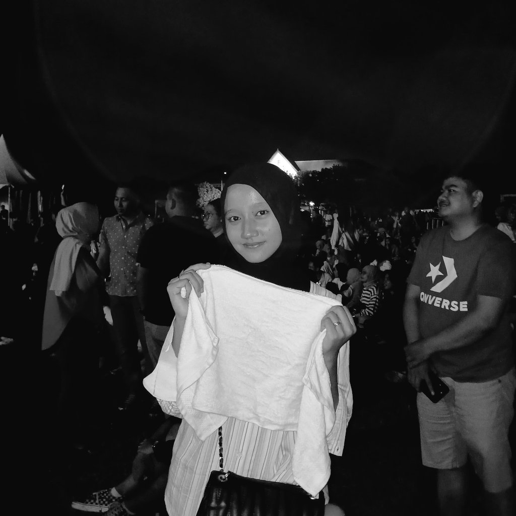 tejusleemon's tweet photo. Juni : with handuk rony
November : with rony

alhamdulillah semalam banyak wishlistku yang tercapai, bahkan dapet jackpot spill an anak keempat 😍🤏🏻 https://t.co/9GptauIGX9