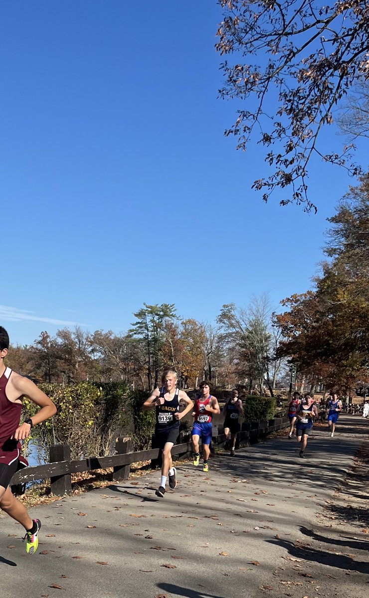 BeaconVarXC's tweet photo. Shoutout to our boys who worked hard all season and left everything on the course today at sectionals. Caellum Tripaldi finished in 21st (2nd freshman to cross the line!), followed by Travis Dickston (23), Rudy Vergolina (43), Elias Smith (45), and Wenang Kobarsih (59). https://t.co/fZVg3WfU7V
