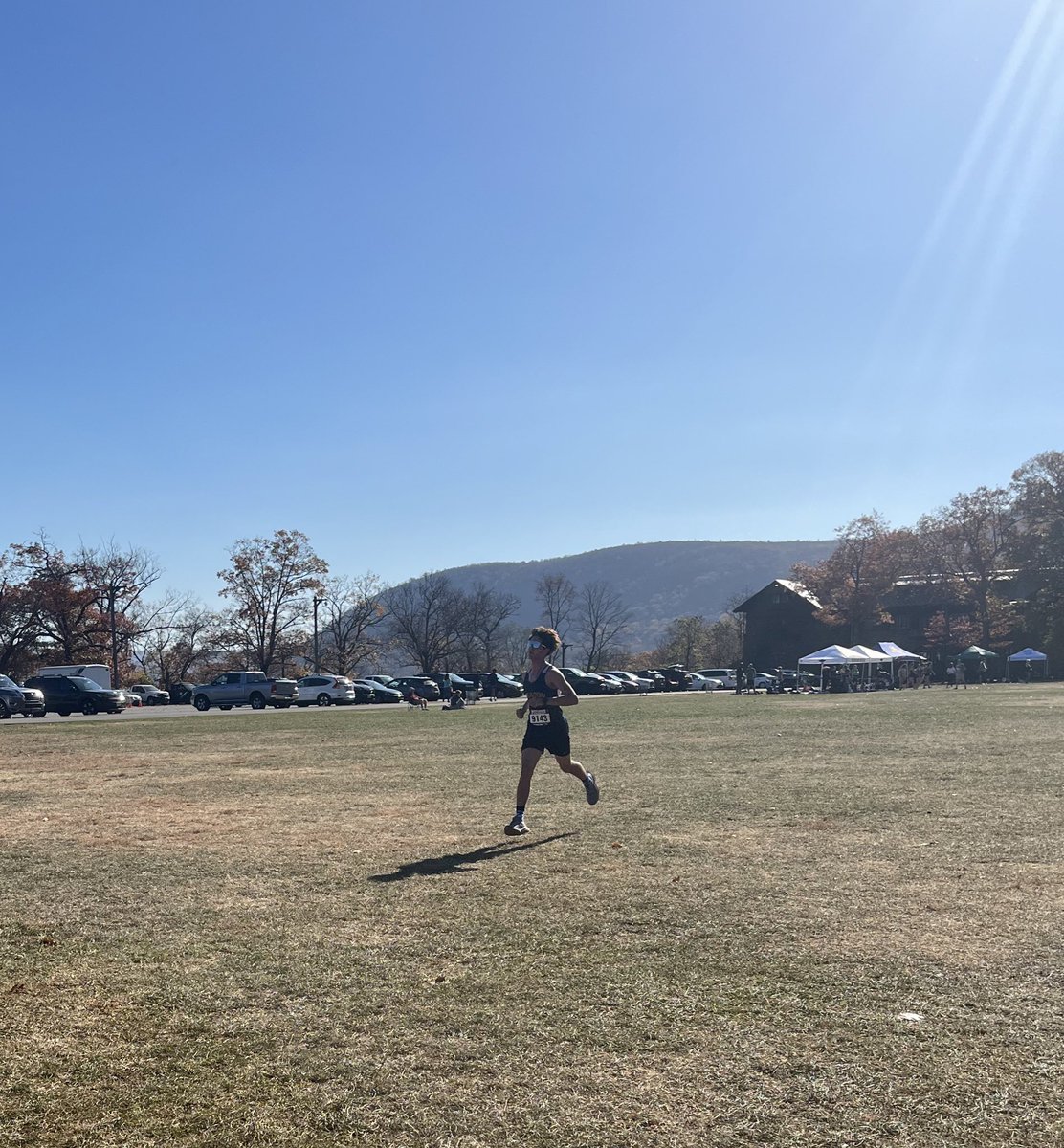 BeaconVarXC's tweet photo. Shoutout to our boys who worked hard all season and left everything on the course today at sectionals. Caellum Tripaldi finished in 21st (2nd freshman to cross the line!), followed by Travis Dickston (23), Rudy Vergolina (43), Elias Smith (45), and Wenang Kobarsih (59). https://t.co/fZVg3WfU7V