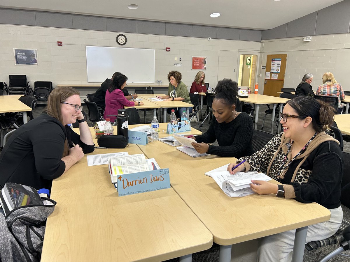 We had a couple powerhouse presenters tonight with our ⁦<a href="/WichitaUSD259/">Wichita Public Schools</a>⁩ leadership pathways. Thank you to ⁦<a href="/KsCommissioner/">Randy Watson</a>⁩ for facilitating our empowered teacher fellowship and to ⁦<a href="/DeniseWren2/">Denise Wren</a>⁩ for leading our aspiring building leaders! #wpsproud
