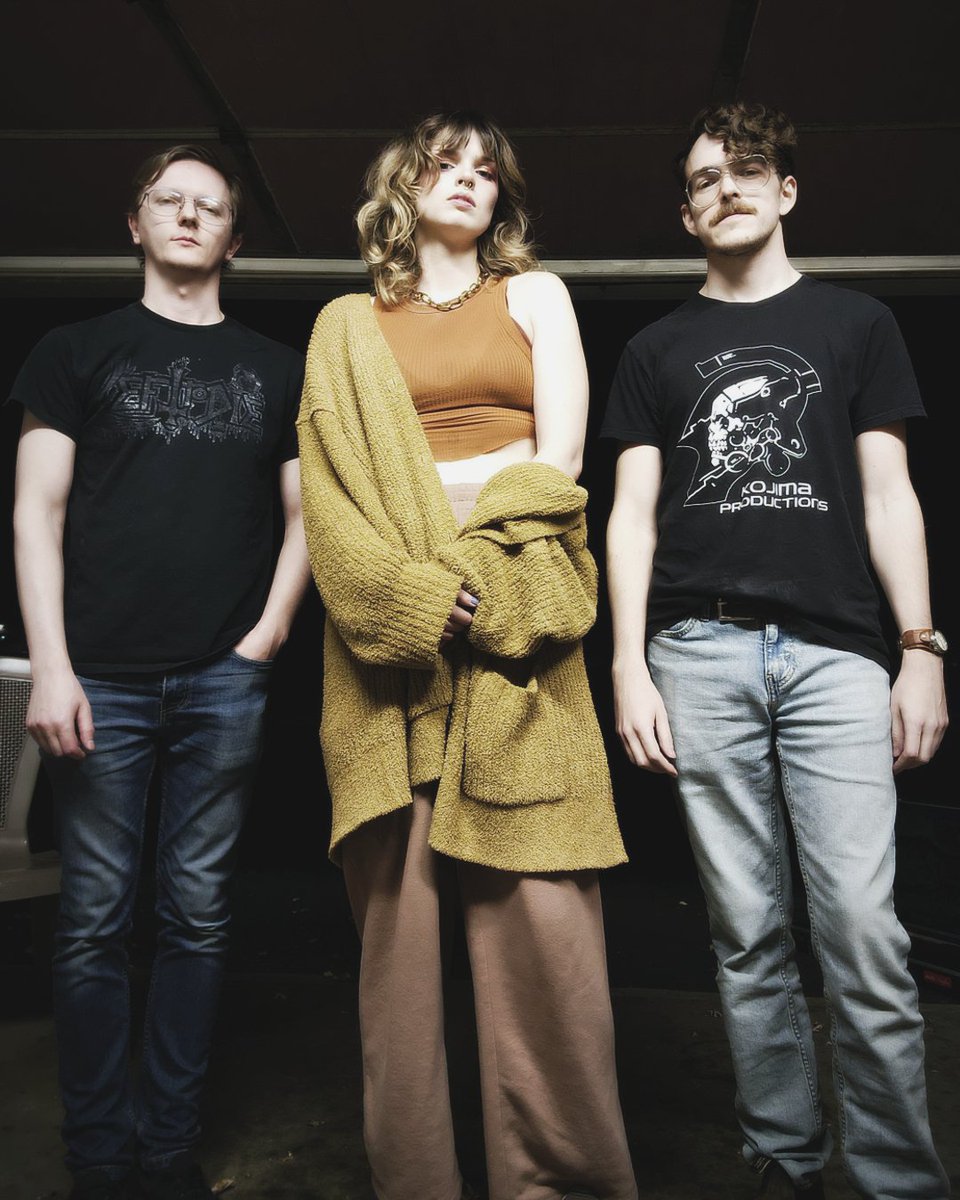 mallwitchband tweet media
