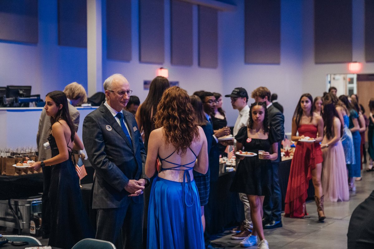 huriataj's tweet photo. Gen Z is taking back the country‼️ 💪🏼

Over 470+ @tpusastudents were dressed to impress to attend @TPUSA_LU Election Night Gala 💃🕺

These students voted🗳️, then partied hard, but MORE importantly, prayed for restoration of the American Republic 🇺🇸

#ChaptersChangeTheWorld🌎 https://t.co/UtGX6Hjgjo