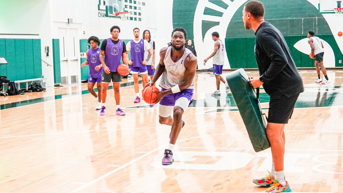 Gameday prep. 📝

🟣🦅🏀