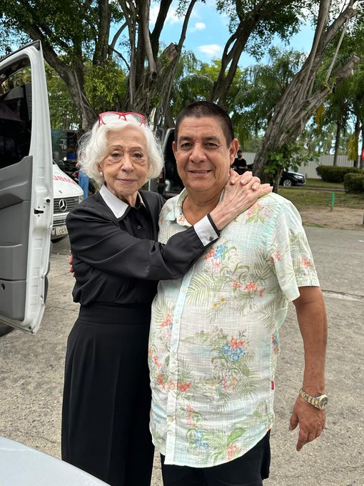 ZAMENZA's tweet photo. Simplesmente Fernanda Montenegro e Zeca Pagodinho. https://t.co/DHb7MxSOXH