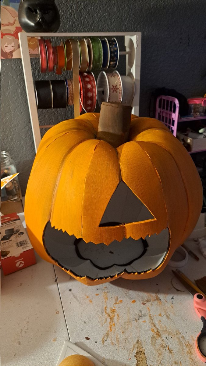 PyroSomniac's tweet photo. ITS PUMPKINS PICE SEASON GIVE IT HEERREE
Late Halloween costume post lmao
I had a blast making her gargantuan head
@meatcanyon #meatcanyon #papameat #PumpkinSpice #halloween #costume https://t.co/Drd5blE6yK