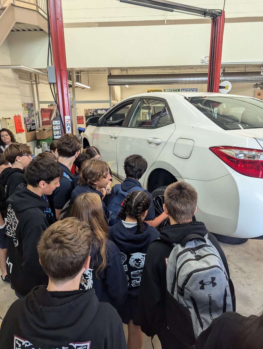 LisaMessom's tweet photo. Thank you @CCCSSNews for inviting us to visit and explore all the different courses you have to offer. I know the grade 8's are excited for all of their new experiences they're going to have! https://t.co/EqjBMxHxAK
