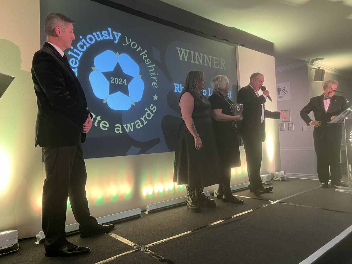stephaniejmoon's tweet photo. What a great night @local_food #foodanddrinkawards2024 some fabulous winners and finalists well done to all @Rhucello @andrewpern @yorkshireapples @YorkshireOil @farmercopleys to name a few 👍😀❤️ https://t.co/tzJdFKnNay